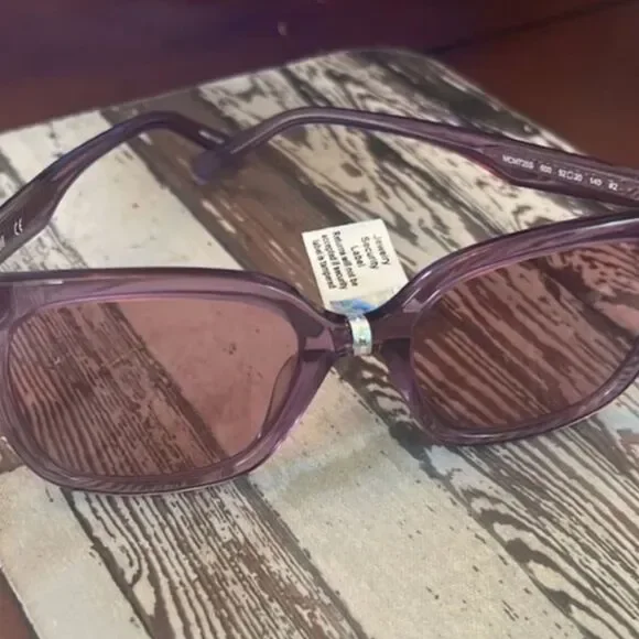 MCM* Wayfarer Tinted Sunglasses EUC  display picture 1